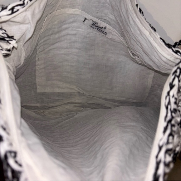 Ernest Large Crochet Shoulder Bag – Sustainable Recycled Plastic Tote bag - Picture 4 of 9